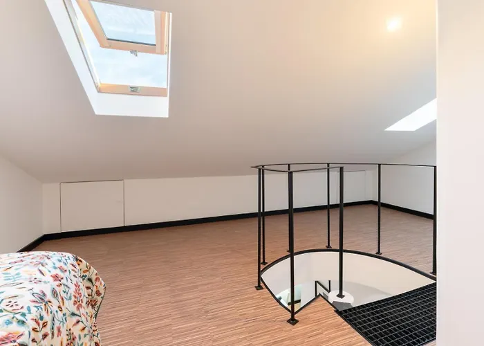 Duplex In Art District By Hostwise