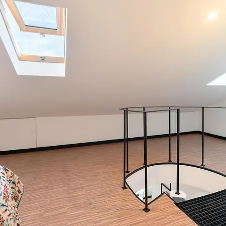 Duplex In Art District By Hostwise