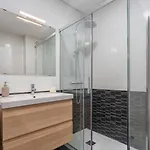 Duplex In Art District By Hostwise