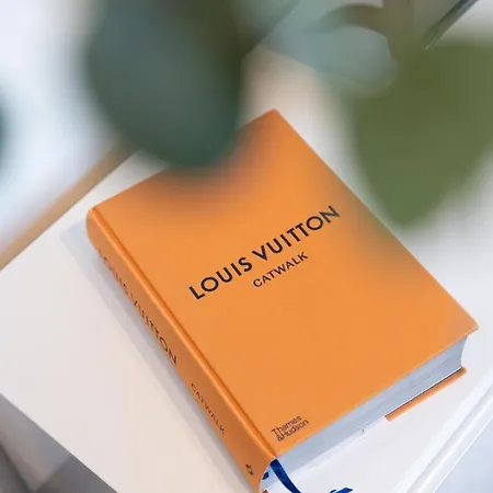 아파트 Duplex In Art District By Hostwise *