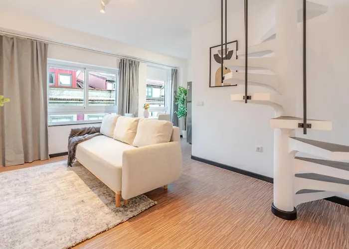 Duplex In Art District By Hostwise