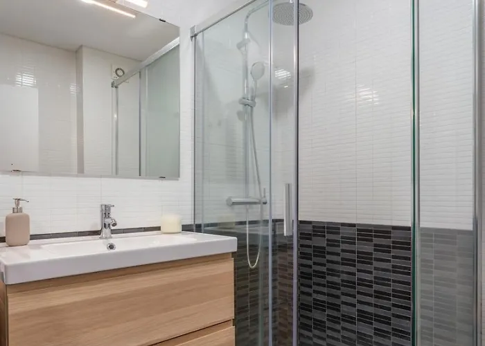 Duplex In Art District By Hostwise