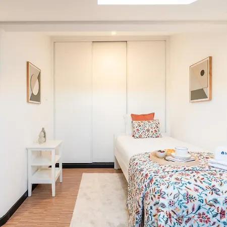Duplex In Art District By Hostwise Daire