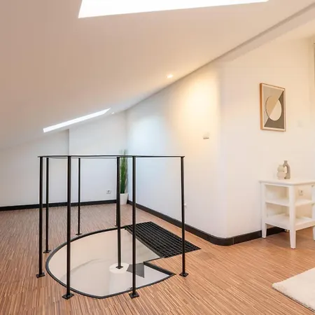 Duplex In Art District By Hostwise Daire